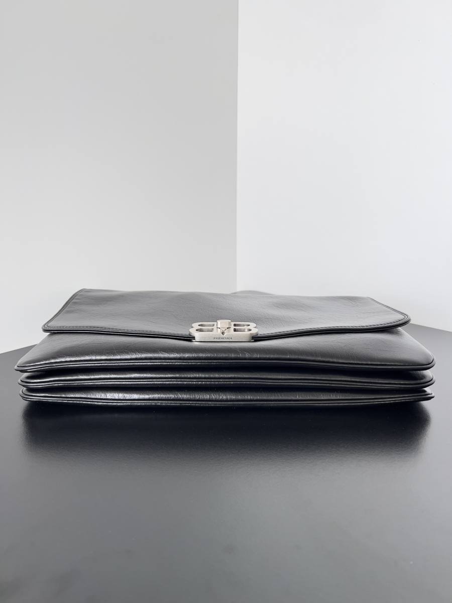 Balenciaga_BBSoft_Small_21x15x7cm_9215