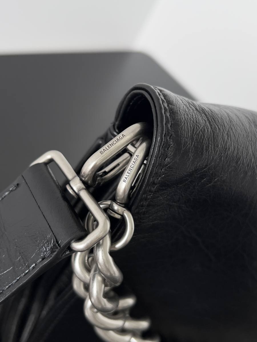 Balenciaga_BBSoft_Small_21x15x7cm_9215