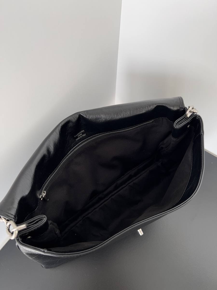 Balenciaga_BBSoft_Small_21x15x7cm_9215
