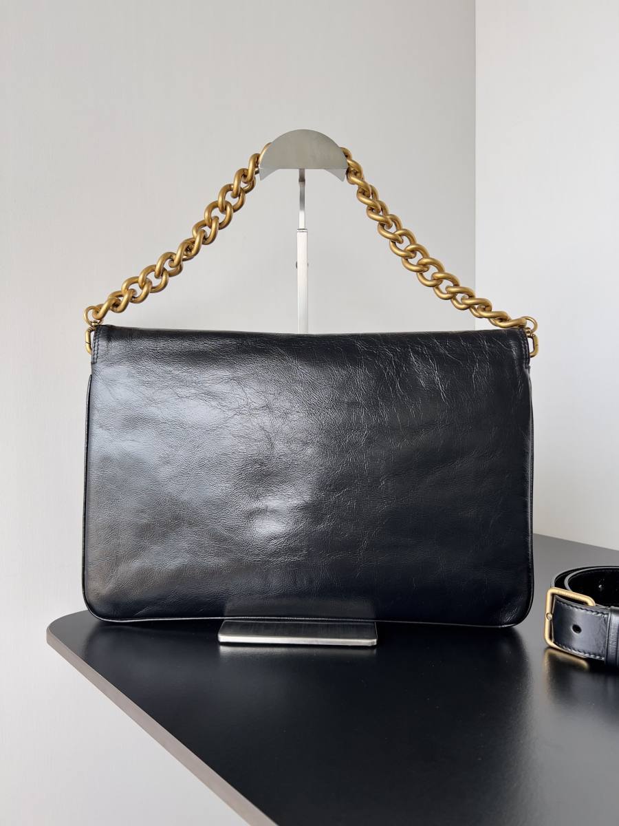 Balenciaga_BBSoft_Small_21x15x7cm_D228