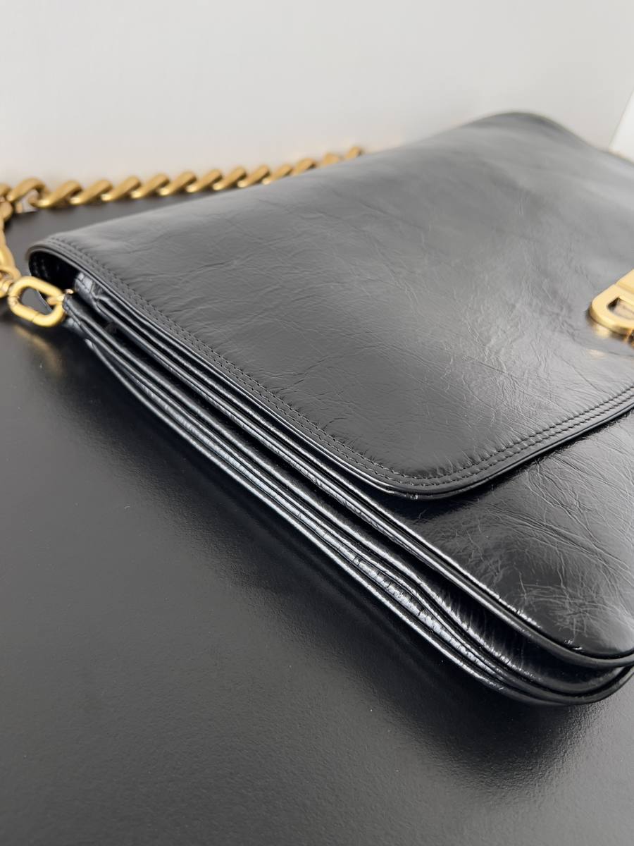Balenciaga_BBSoft_Small_21x15x7cm_D228