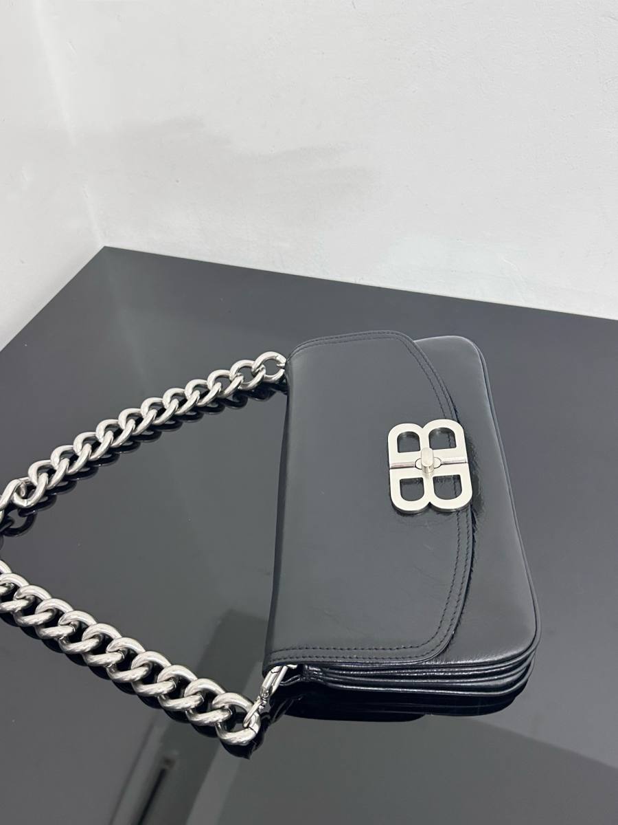 Balenciaga_BBSoft_Small_Black_21x15x7cm_BE90