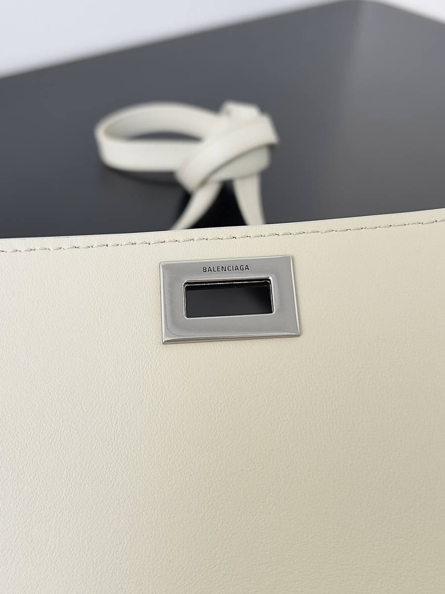Balenciaga_BelAir_Hobo_31x37x20cm_026D