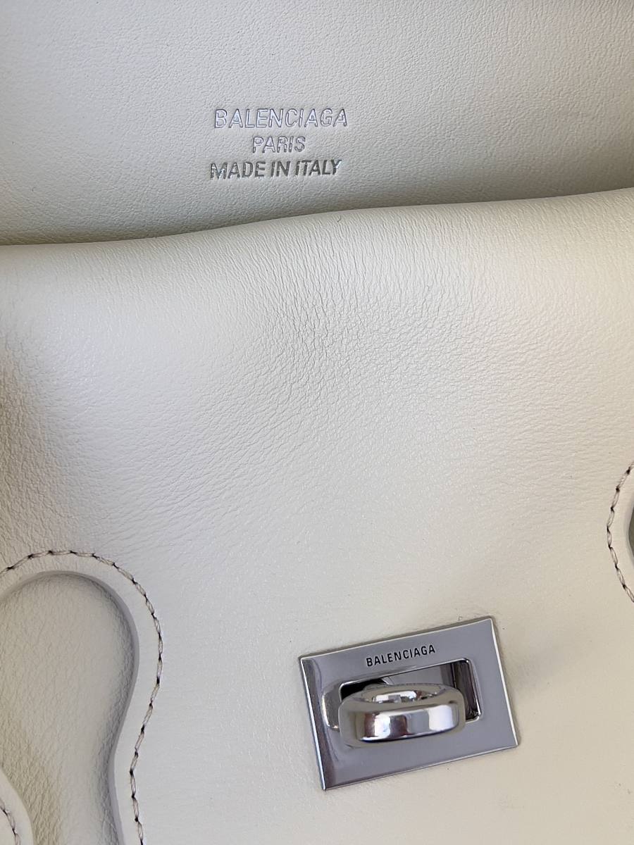 Balenciaga_BelAir_Hobo_31x37x20cm_026D
