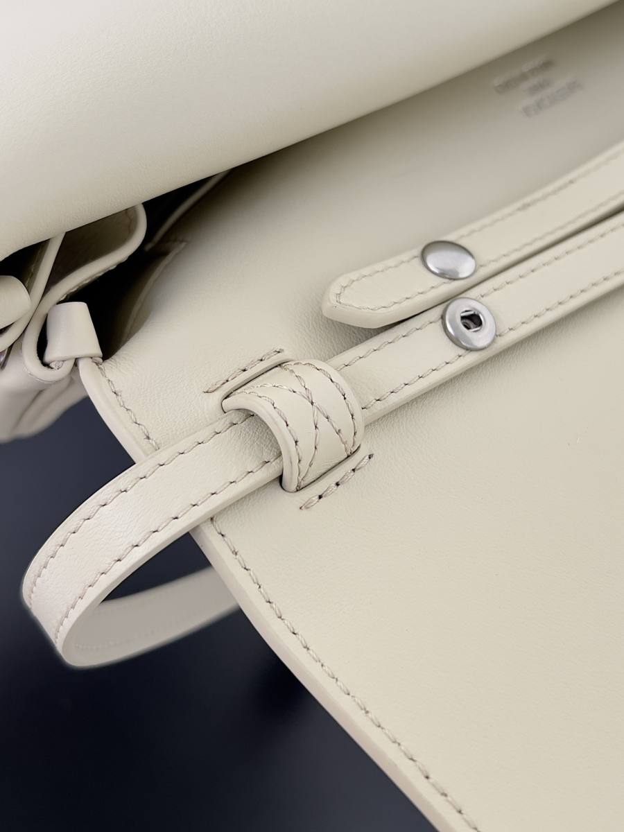 Balenciaga_BelAir_Hobo_31x37x20cm_026D