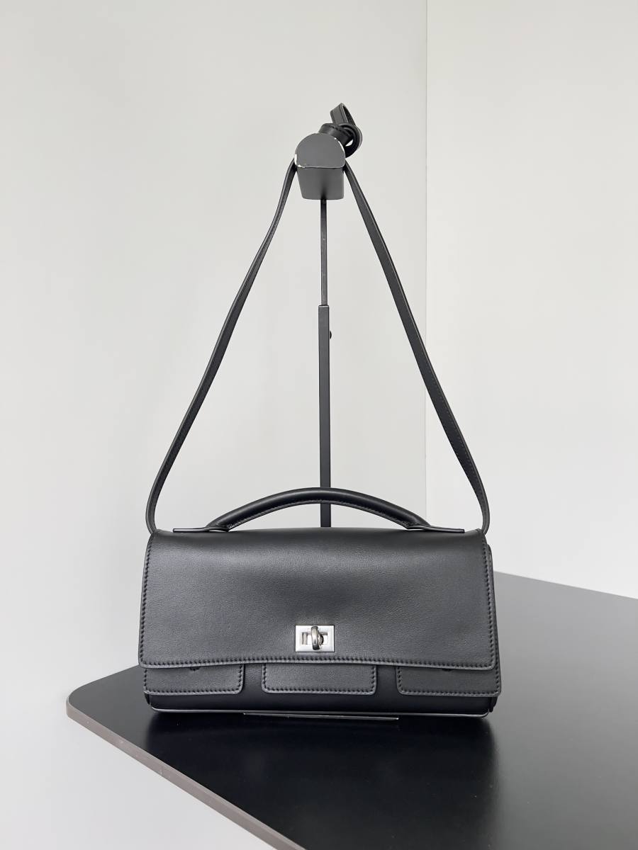 Balenciaga_BelAir_Hobo_31x37x20cm_2177