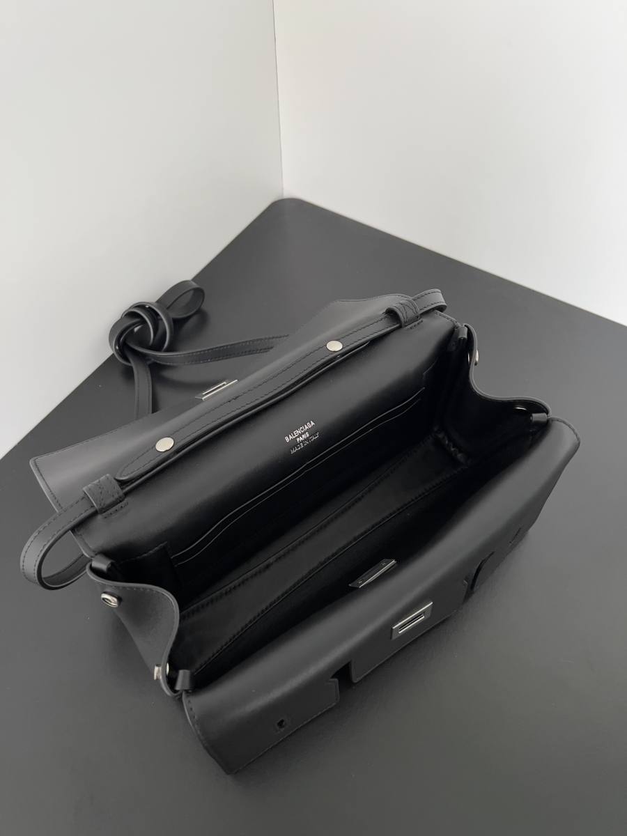 Balenciaga_BelAir_Hobo_31x37x20cm_2177