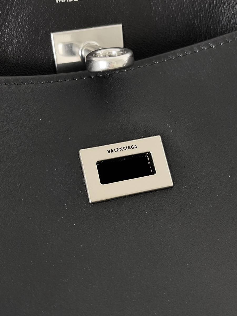 Balenciaga_BelAir_Hobo_31x37x20cm_28A7