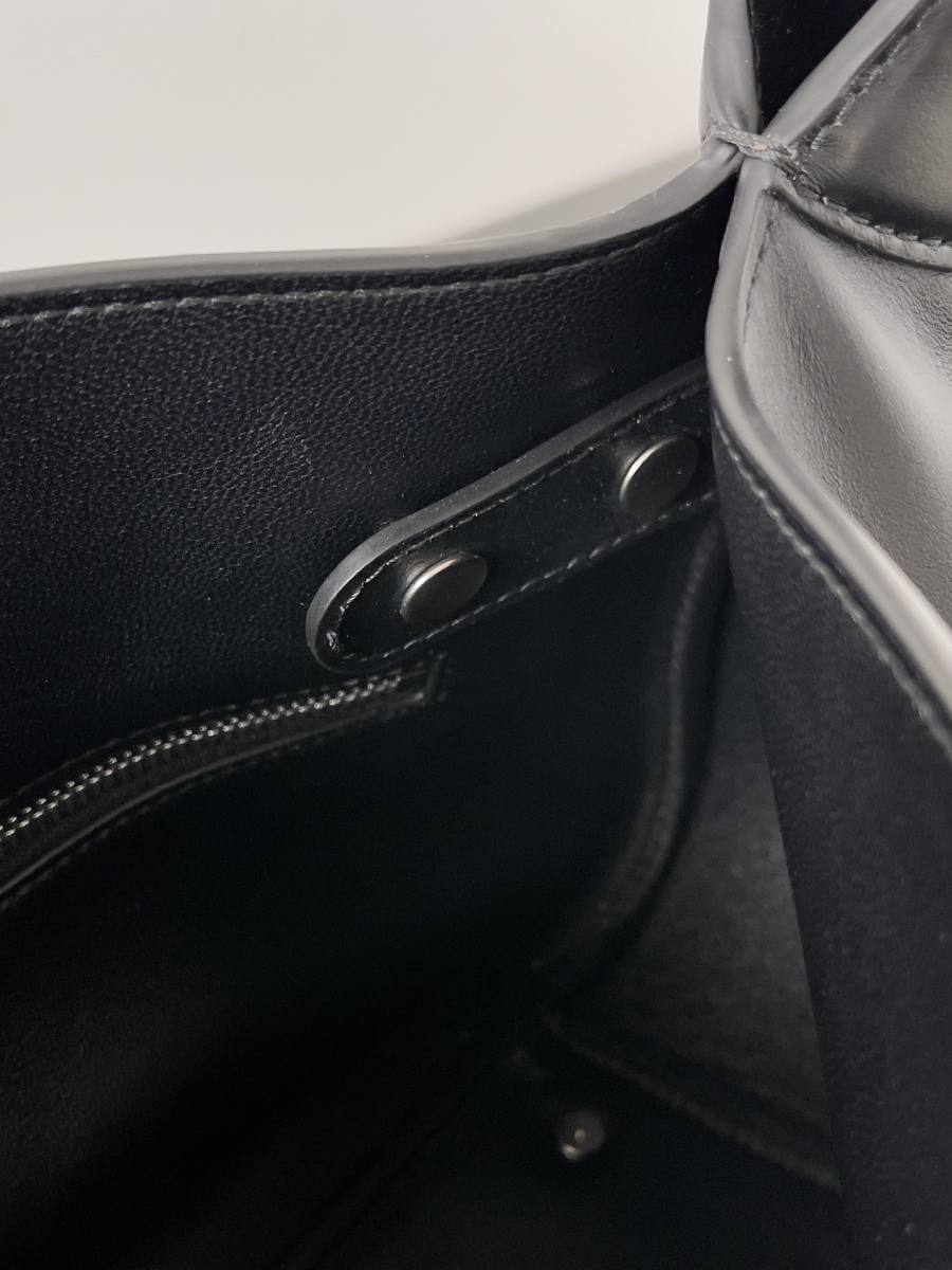 Balenciaga_BelAir_Hobo_31x37x20cm_28A7