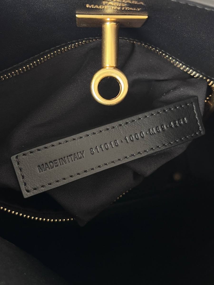 Balenciaga_BelAir_Hobo_31x37x20cm_3F94