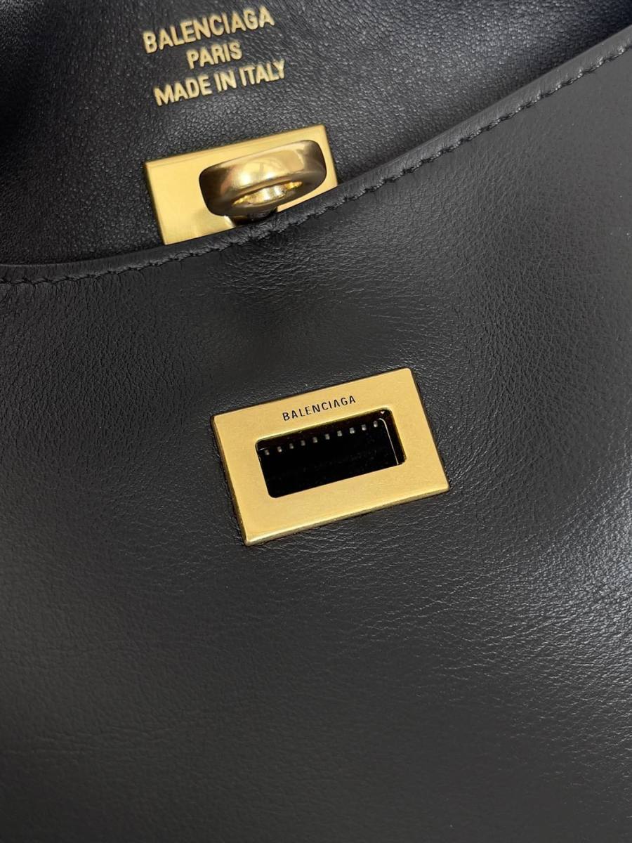 Balenciaga_BelAir_Hobo_31x37x20cm_3F94