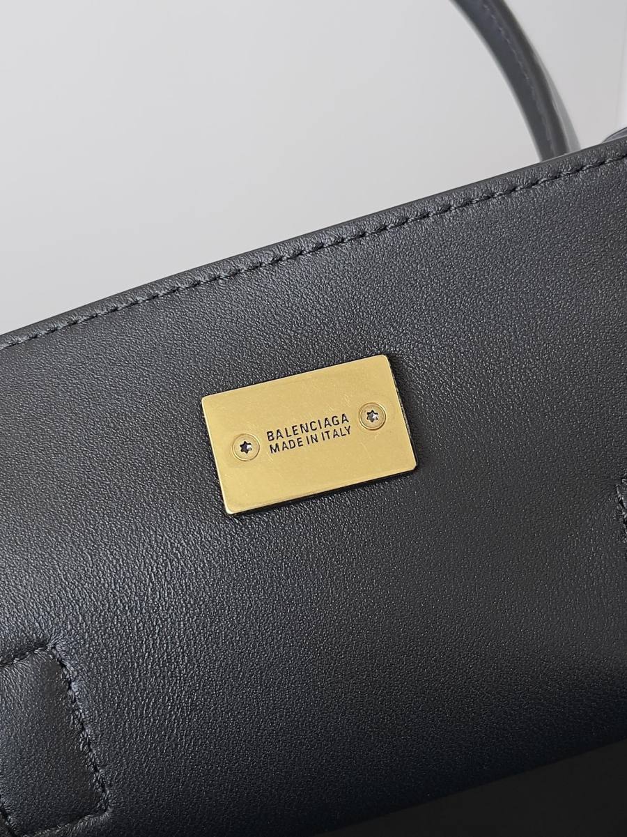 Balenciaga_BelAir_Hobo_31x37x20cm_4F0B