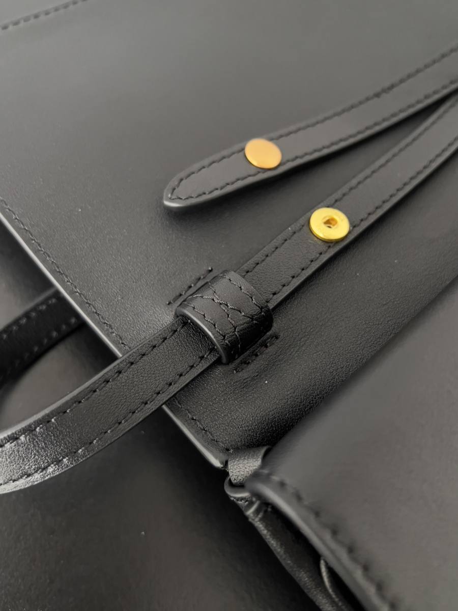 Balenciaga_BelAir_Hobo_31x37x20cm_509F