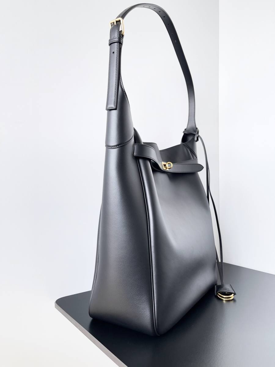 Balenciaga_BelAir_Hobo_31x37x20cm_5154