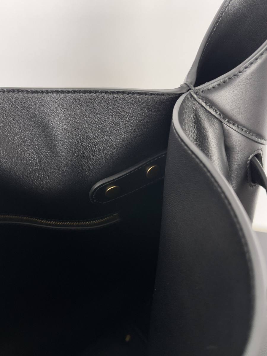 Balenciaga_BelAir_Hobo_31x37x20cm_5154