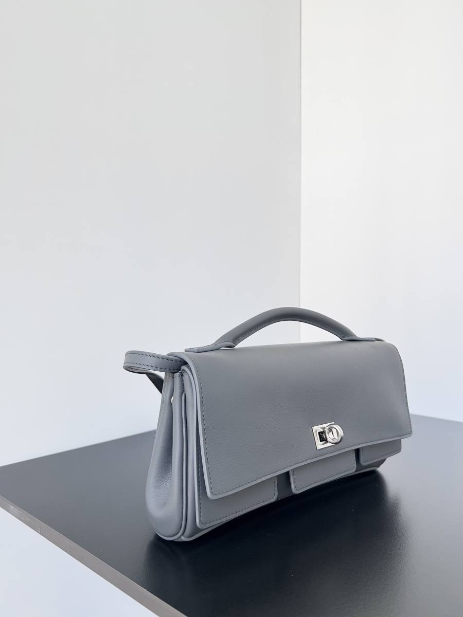 Balenciaga_BelAir_Hobo_31x37x20cm_5AC9