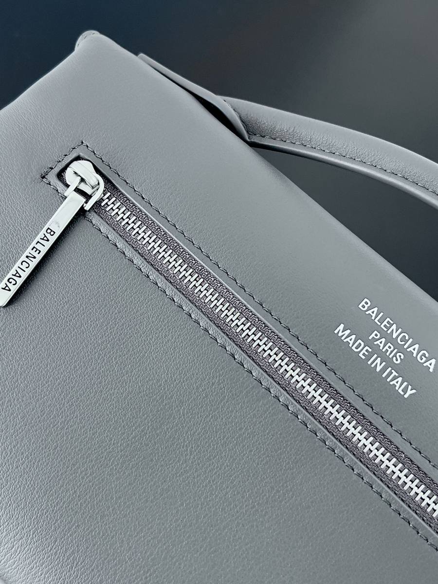 Balenciaga_BelAir_Hobo_31x37x20cm_5AC9