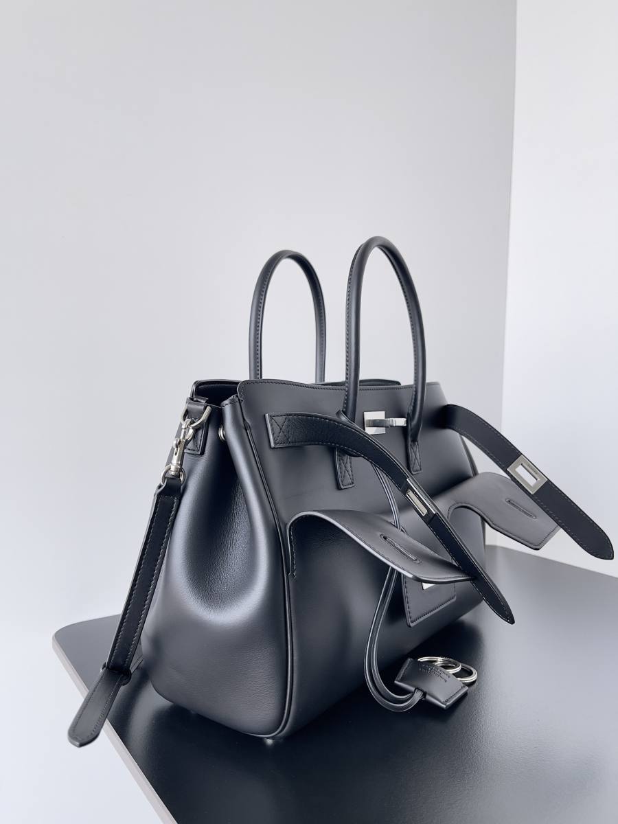 Balenciaga_BelAir_Hobo_31x37x20cm_5BA9