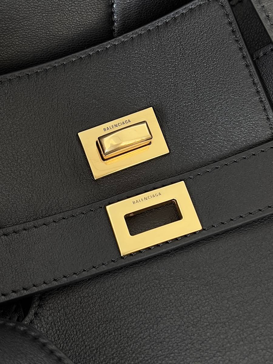 Balenciaga_BelAir_Hobo_31x37x20cm_8143