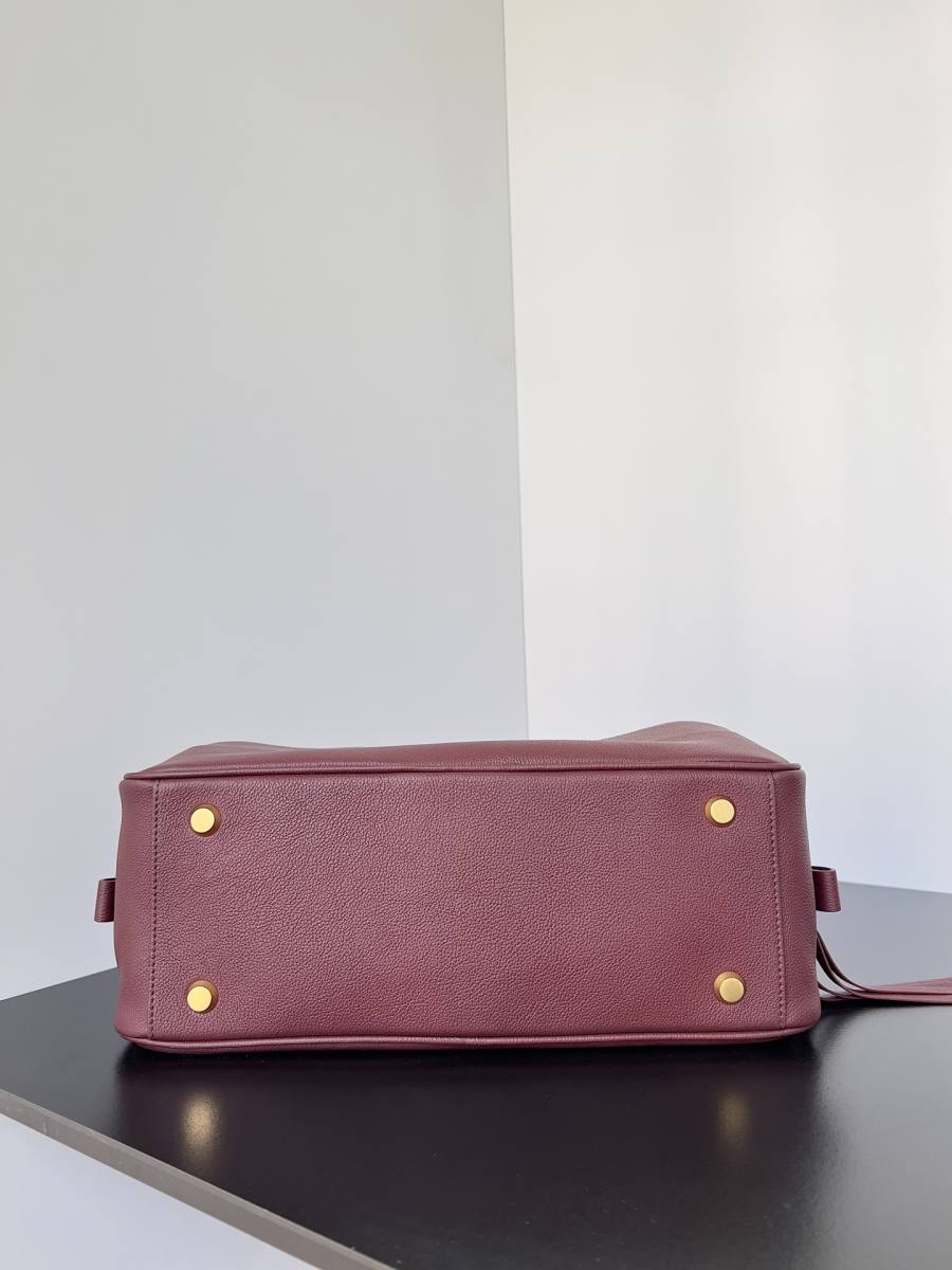 Balenciaga_Carrie_Medium_36x19x16cm_1B5E