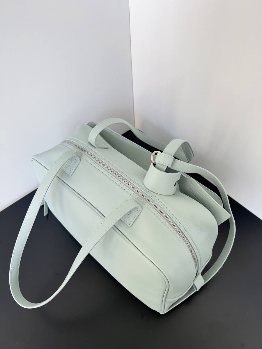Balenciaga_Carrie_Medium_36x19x16cm_29BB
