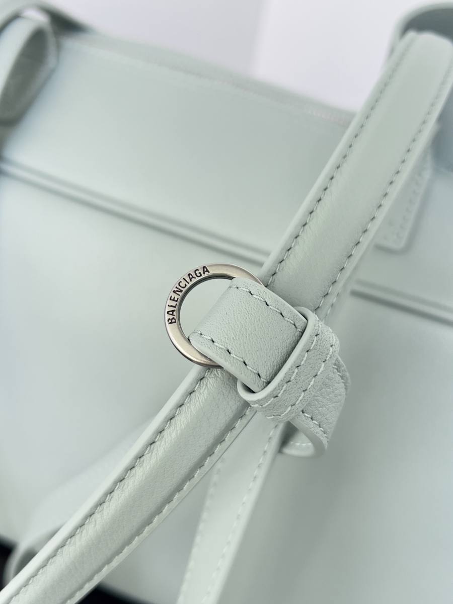 Balenciaga_Carrie_Medium_36x19x16cm_29BB