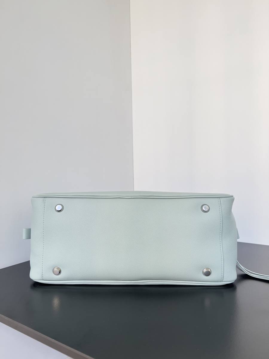 Balenciaga_Carrie_Medium_36x19x16cm_29BB