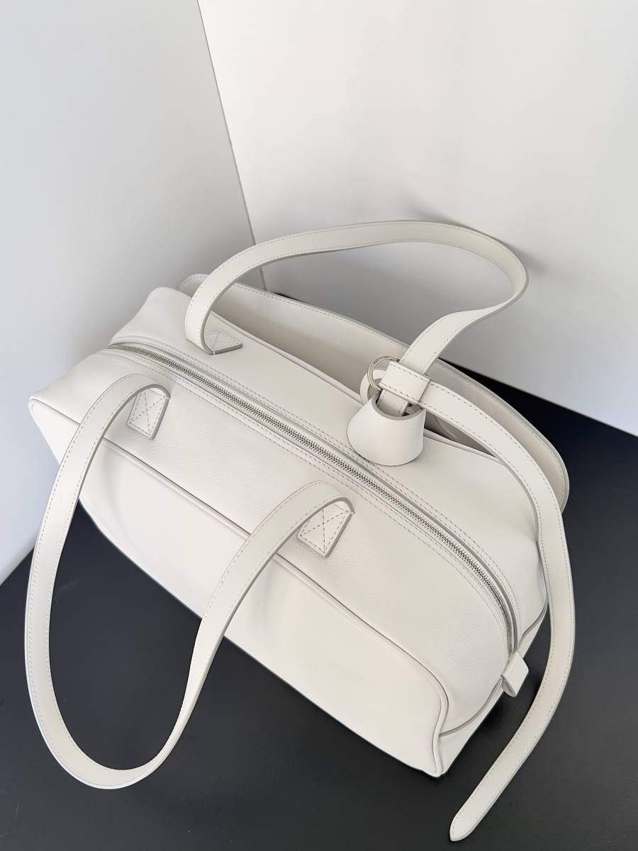 Balenciaga_Carrie_Medium_36x19x16cm_3F0A