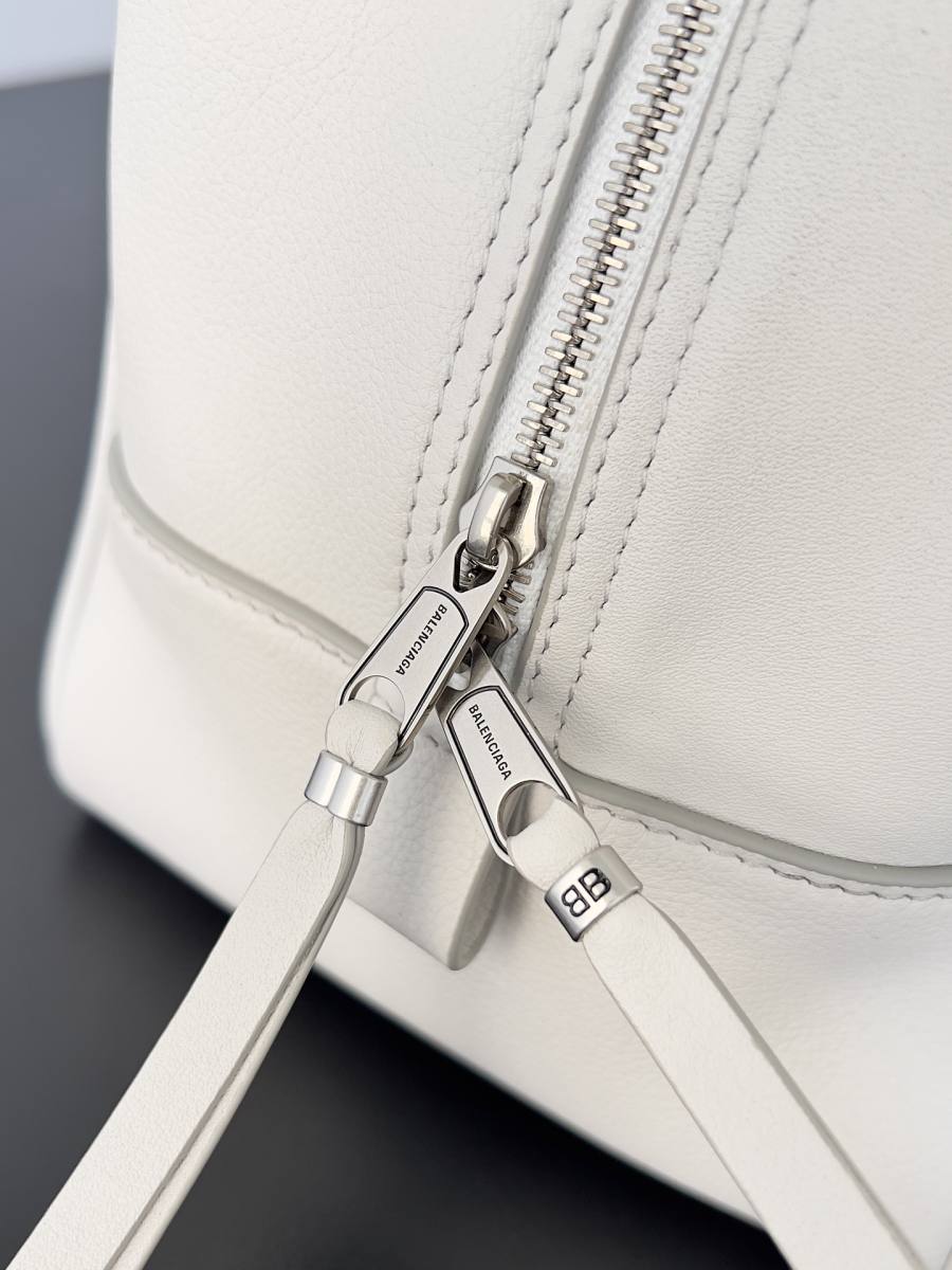 Balenciaga_Carrie_Medium_36x19x16cm_3F0A