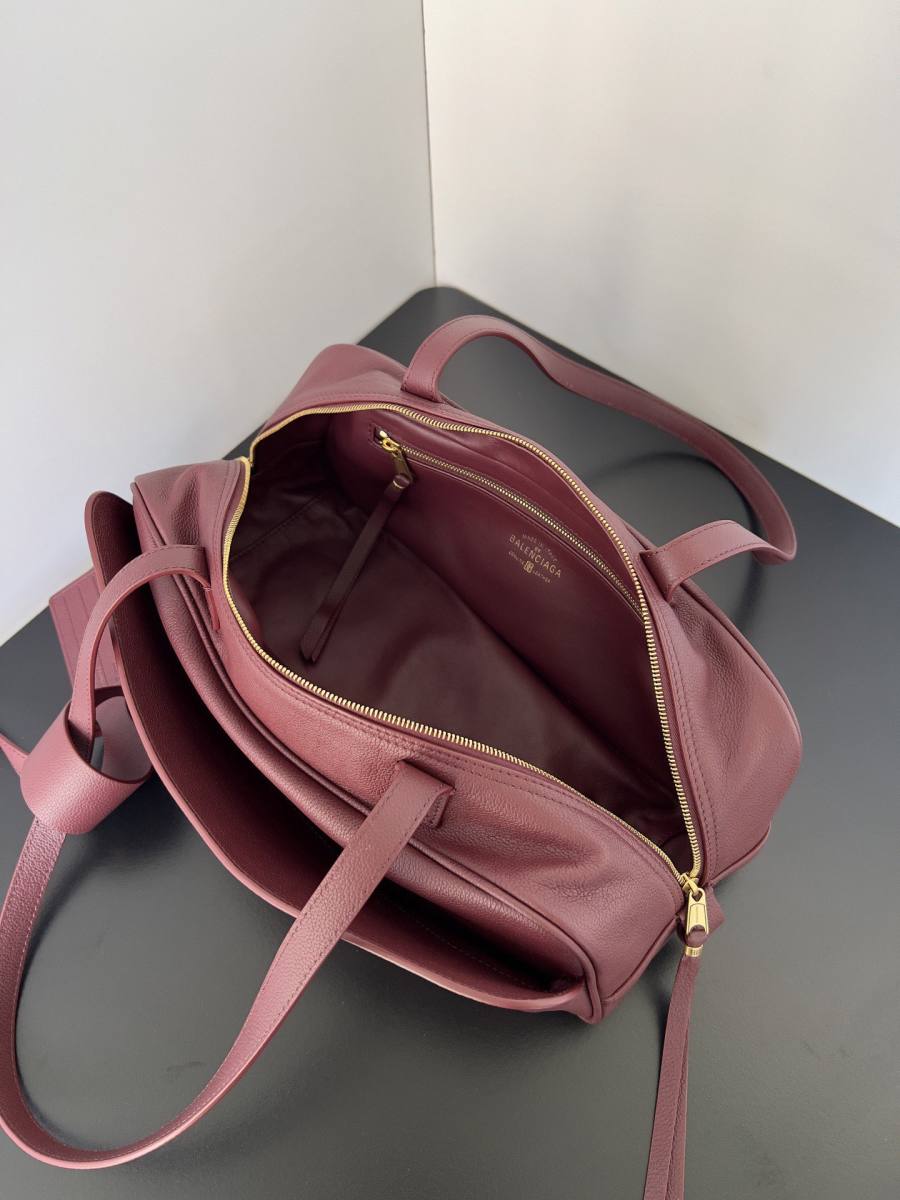 Balenciaga_Carrie_Medium_36x19x16cm_5B4E