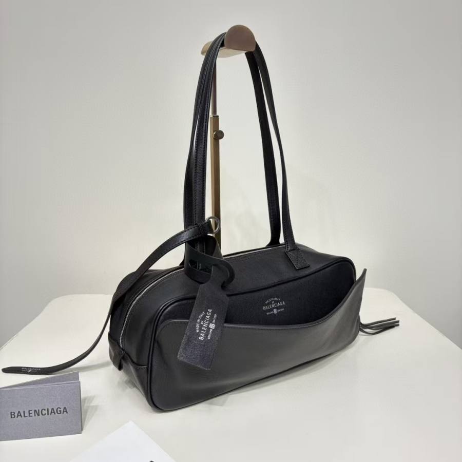 Balenciaga_Carrie_Medium_36x19x16cm_5F30