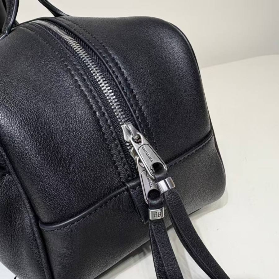Balenciaga_Carrie_Medium_36x19x16cm_5F30