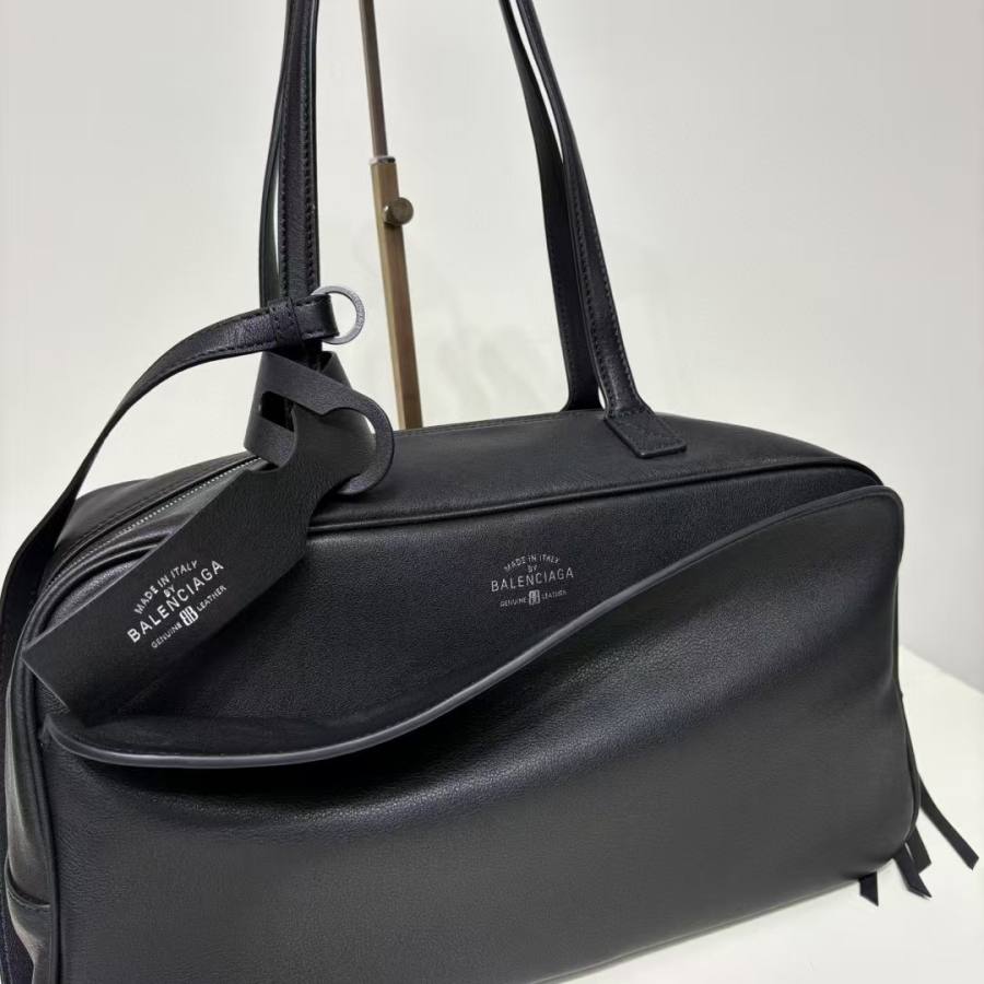 Balenciaga_Carrie_Medium_36x19x16cm_8B4C