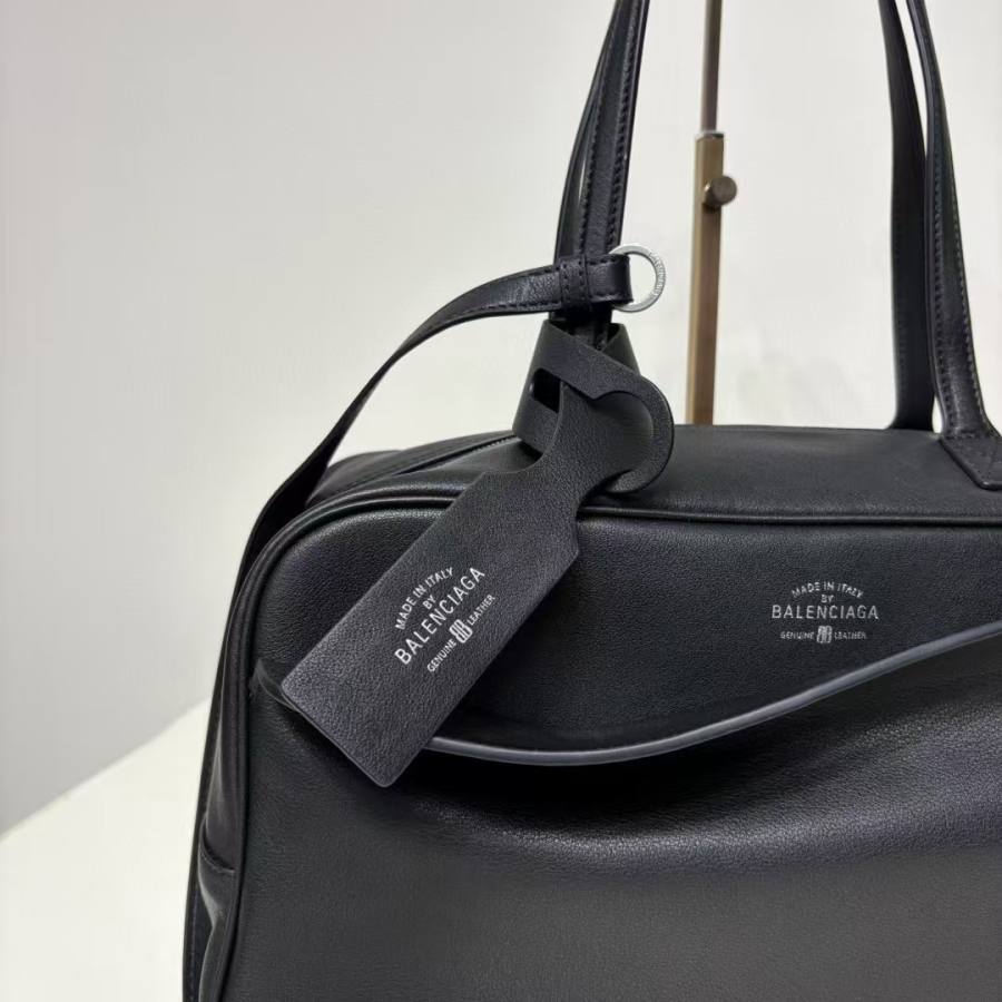 Balenciaga_Carrie_Medium_36x19x16cm_8B4C