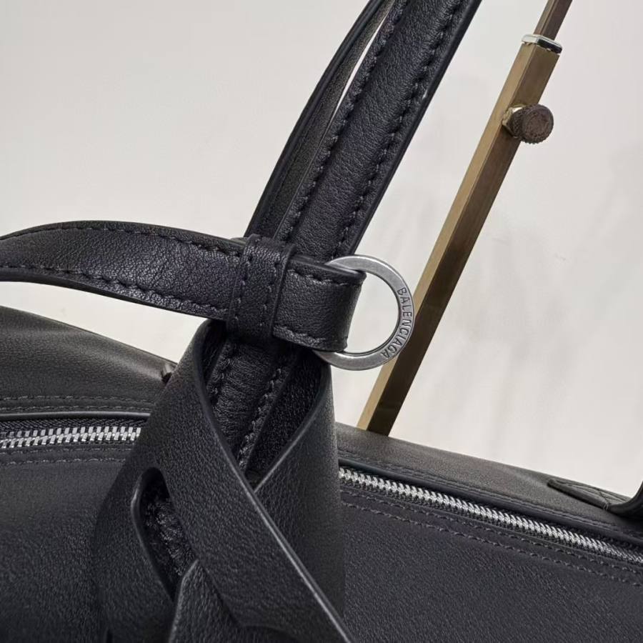 Balenciaga_Carrie_Medium_36x19x16cm_8B4C