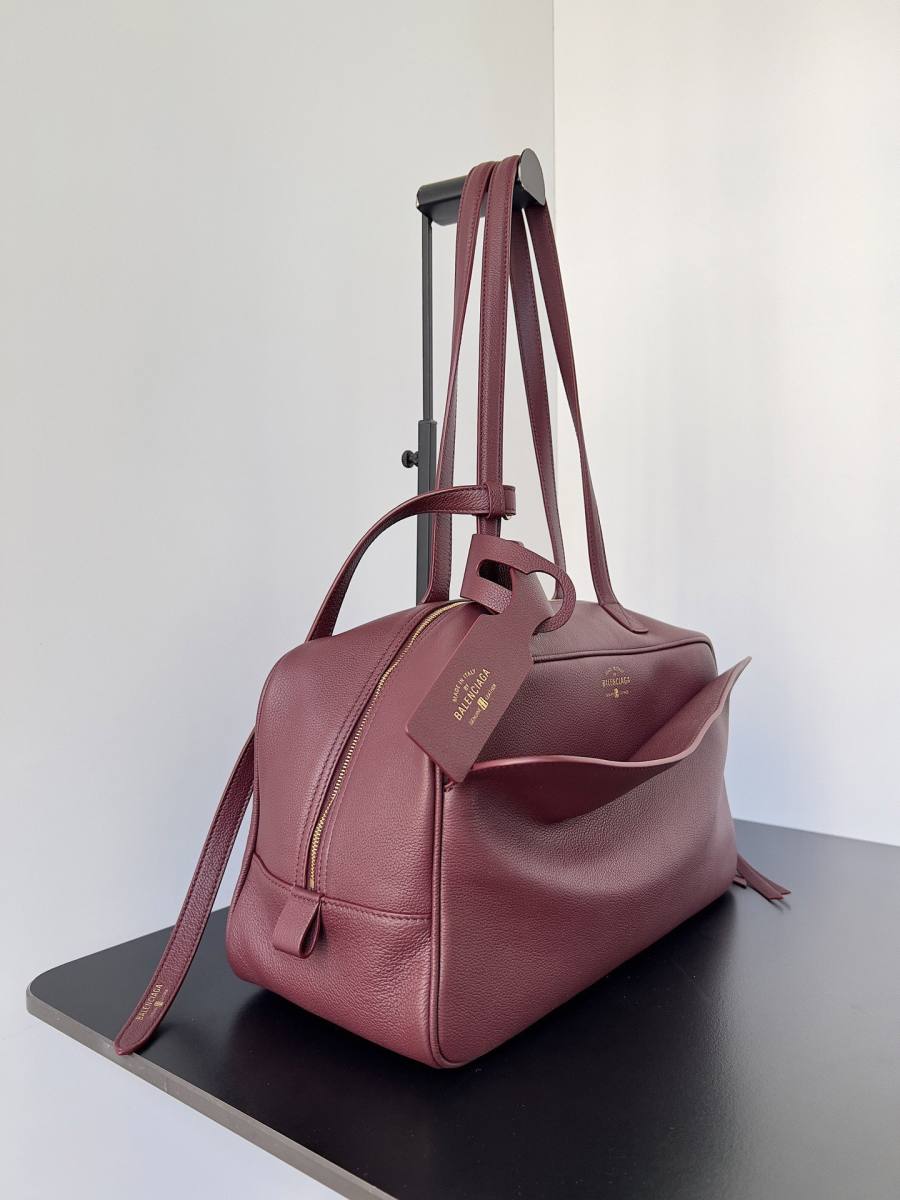 Balenciaga_Carrie_Medium_36x19x16cm_A004