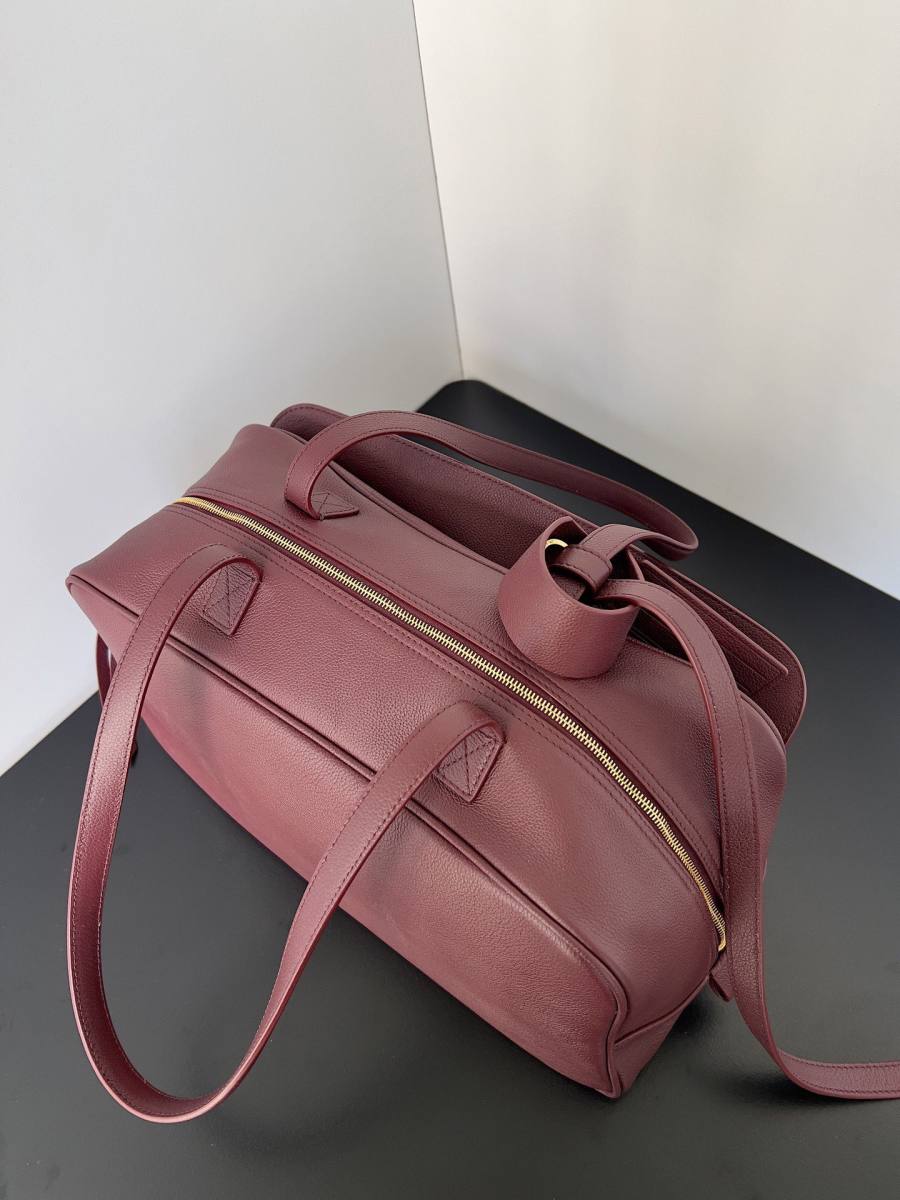 Balenciaga_Carrie_Medium_36x19x16cm_A004