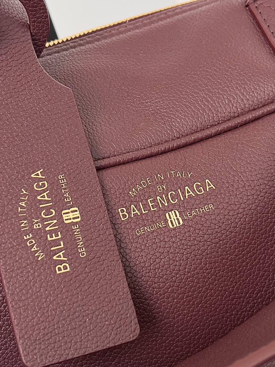 Balenciaga_Carrie_Medium_36x19x16cm_A004