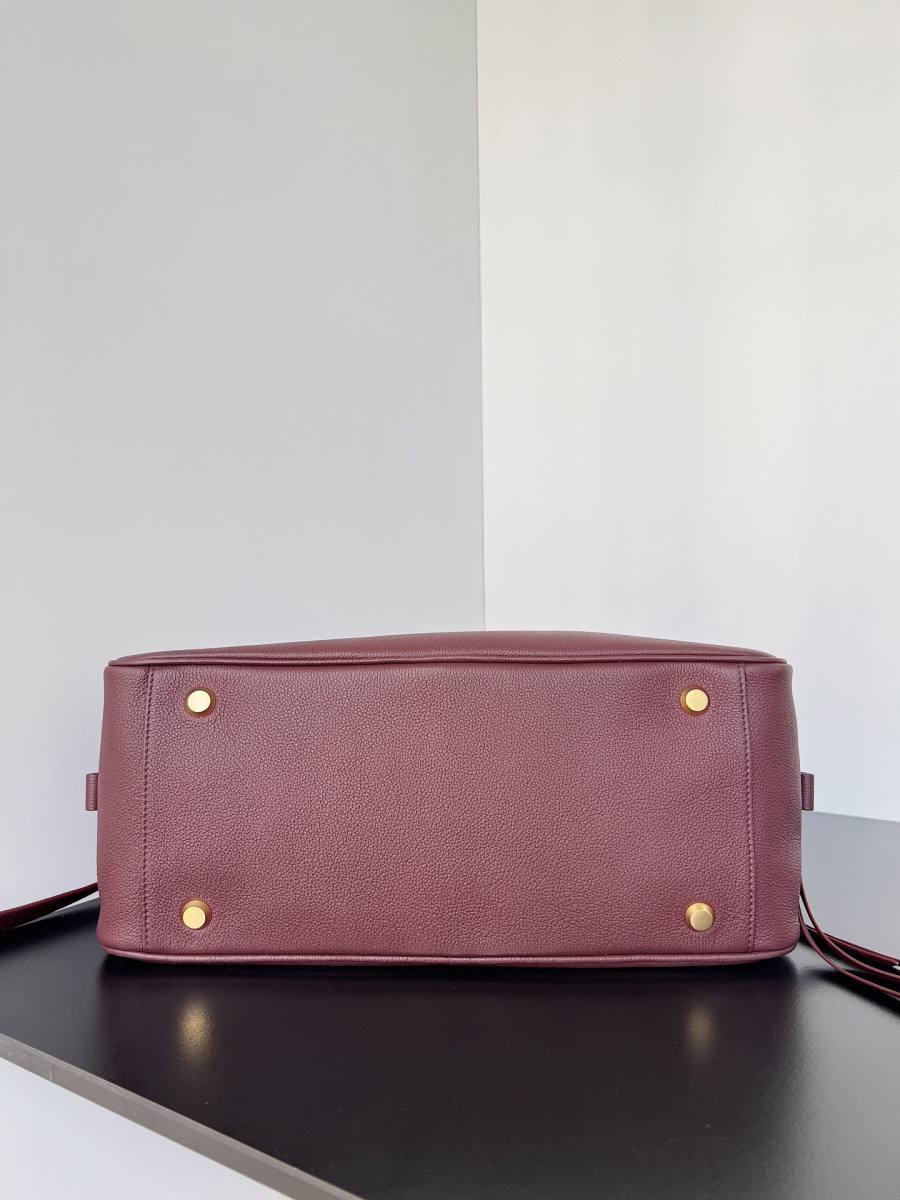 Balenciaga_Carrie_Medium_36x19x16cm_A004