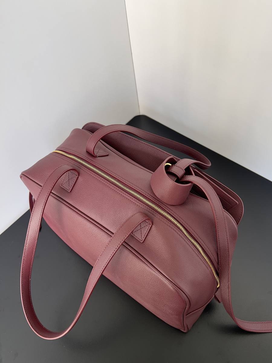 Balenciaga_Carrie_Medium_36x19x16cm_ABDE