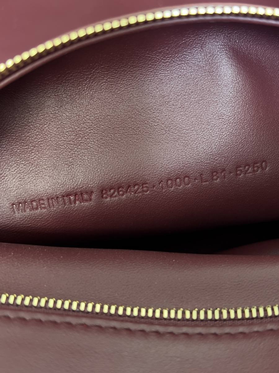 Balenciaga_Carrie_Medium_36x19x16cm_ABDE