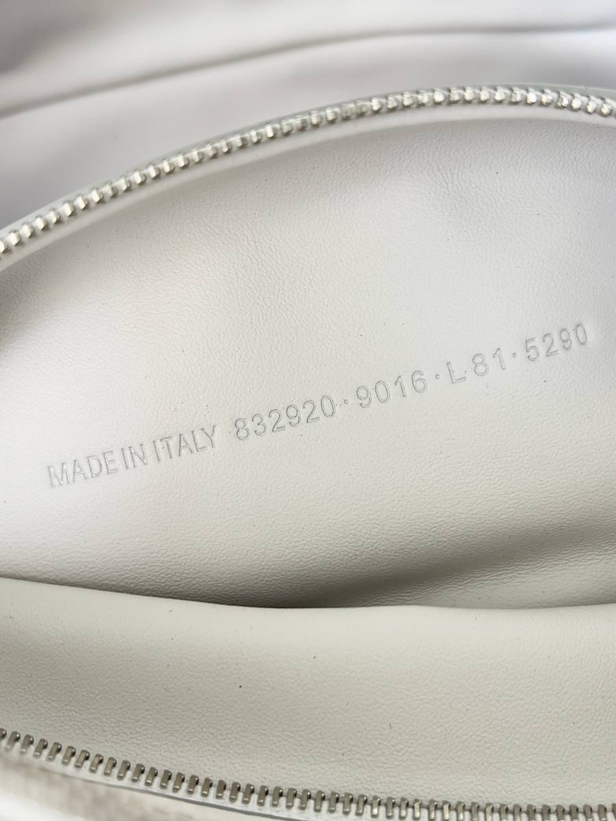 Balenciaga_Carrie_Medium_36x19x16cm_ACE7