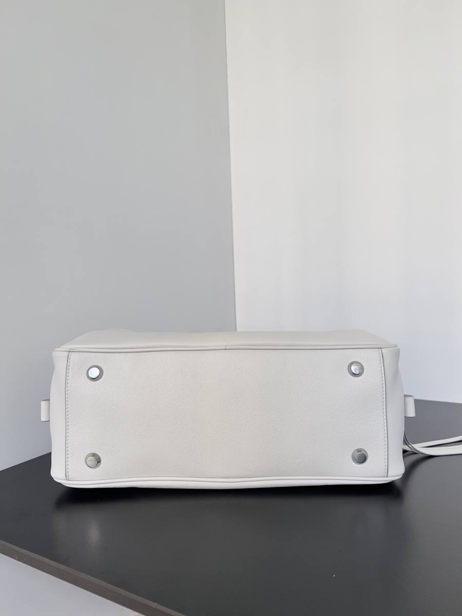 Balenciaga_Carrie_Medium_36x19x16cm_ACE7