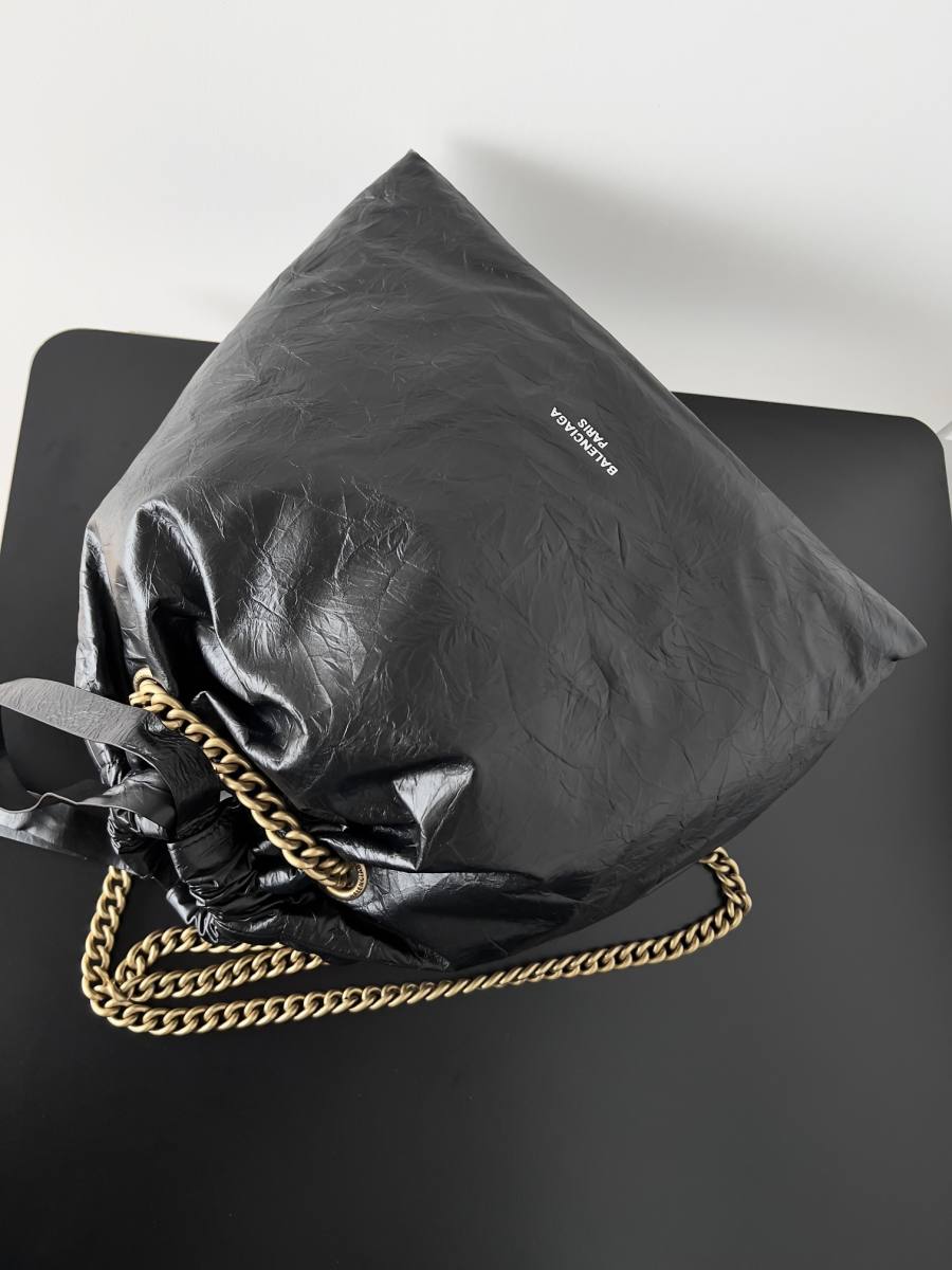 Balenciaga_Crush_Clutch_20x12x4cm_061A