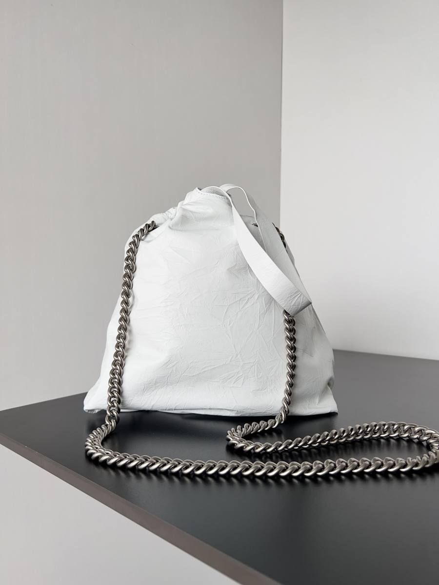 Balenciaga_Crush_Clutch_20x12x4cm_3FA0