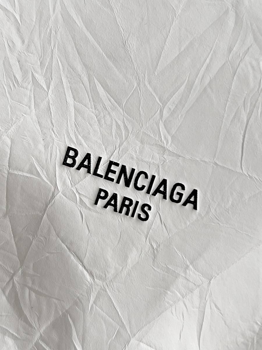 Balenciaga_Crush_Clutch_20x12x4cm_3FA0
