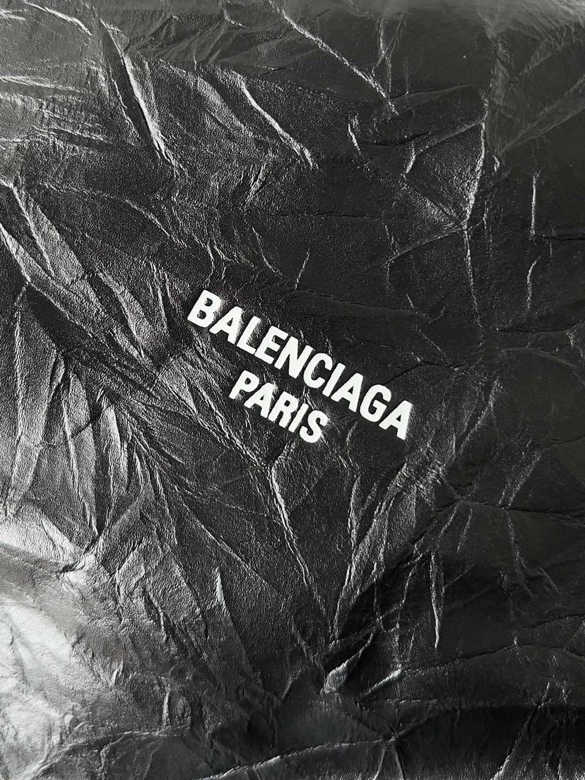 Balenciaga_Crush_Clutch_20x12x4cm_655A