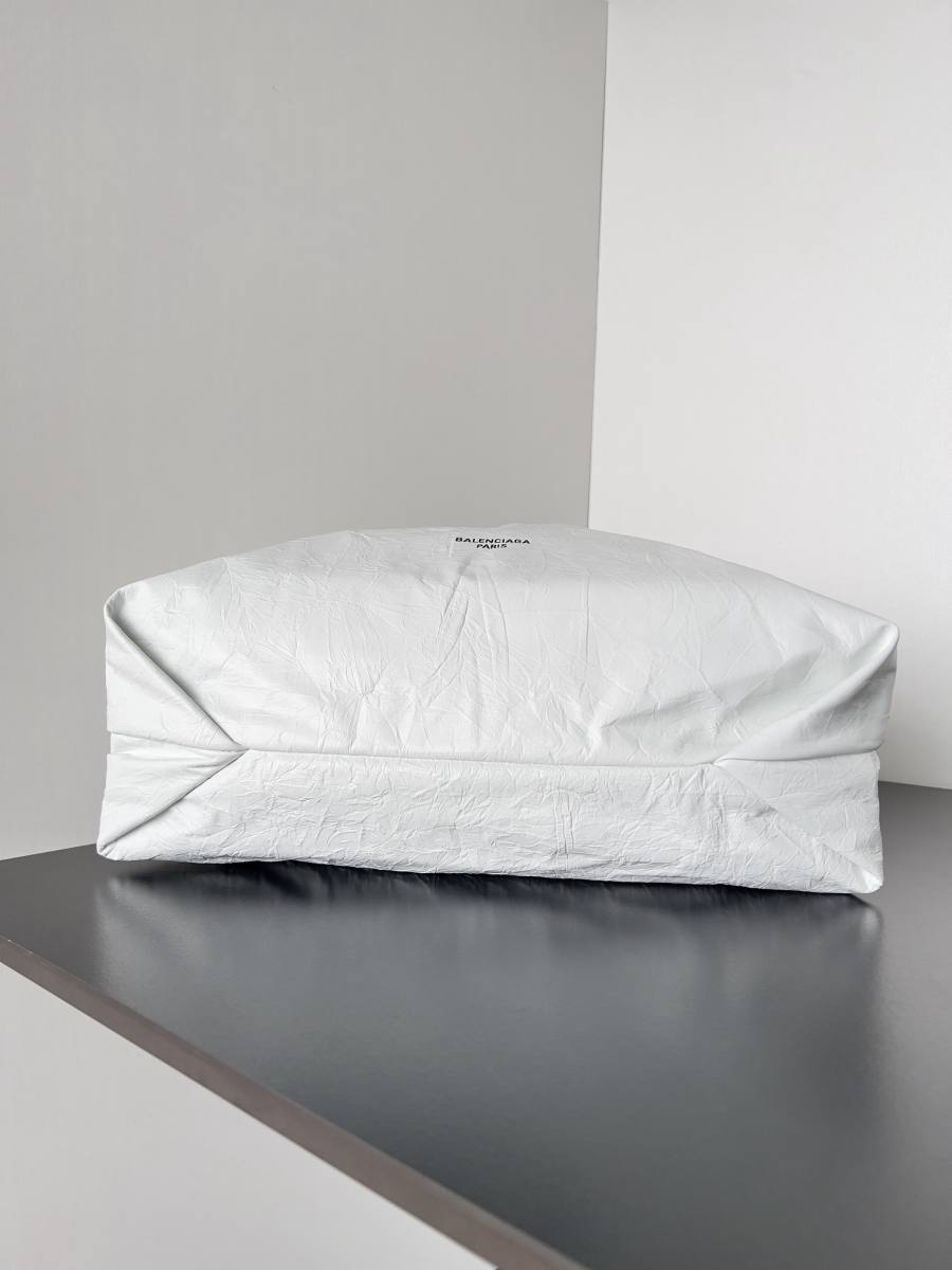 Balenciaga_Crush_Clutch_20x12x4cm_D295