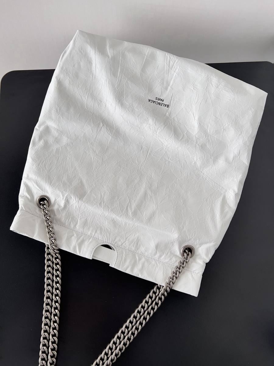 Balenciaga_Crush_Clutch_20x12x4cm_D295