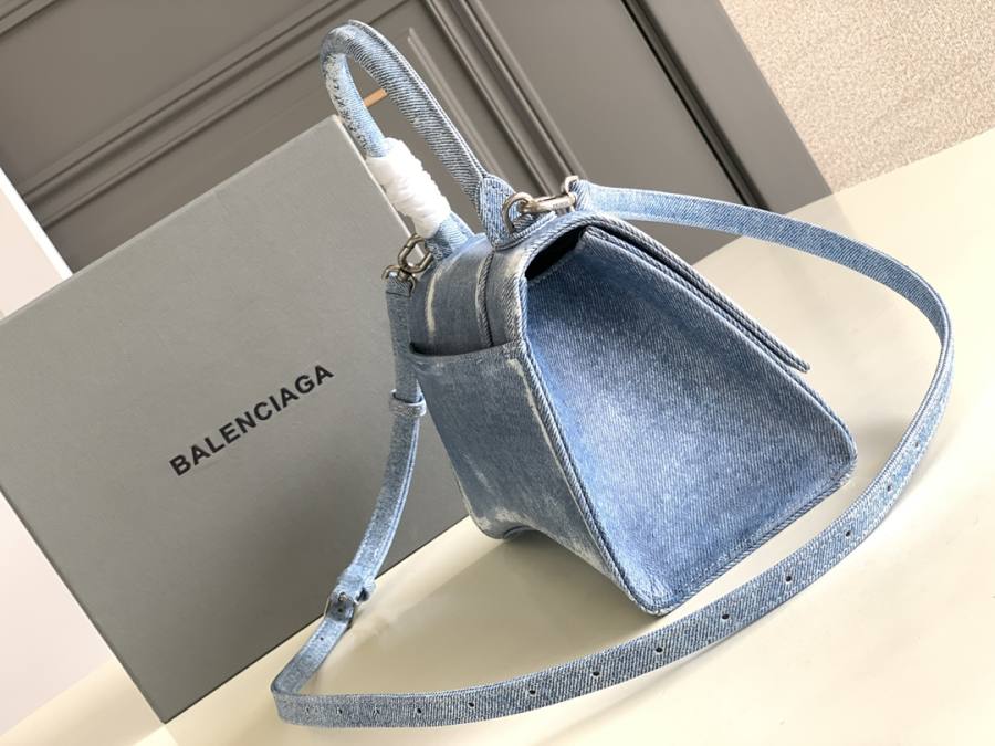 Balenciaga_HackerProject_26x16x8cm_6046